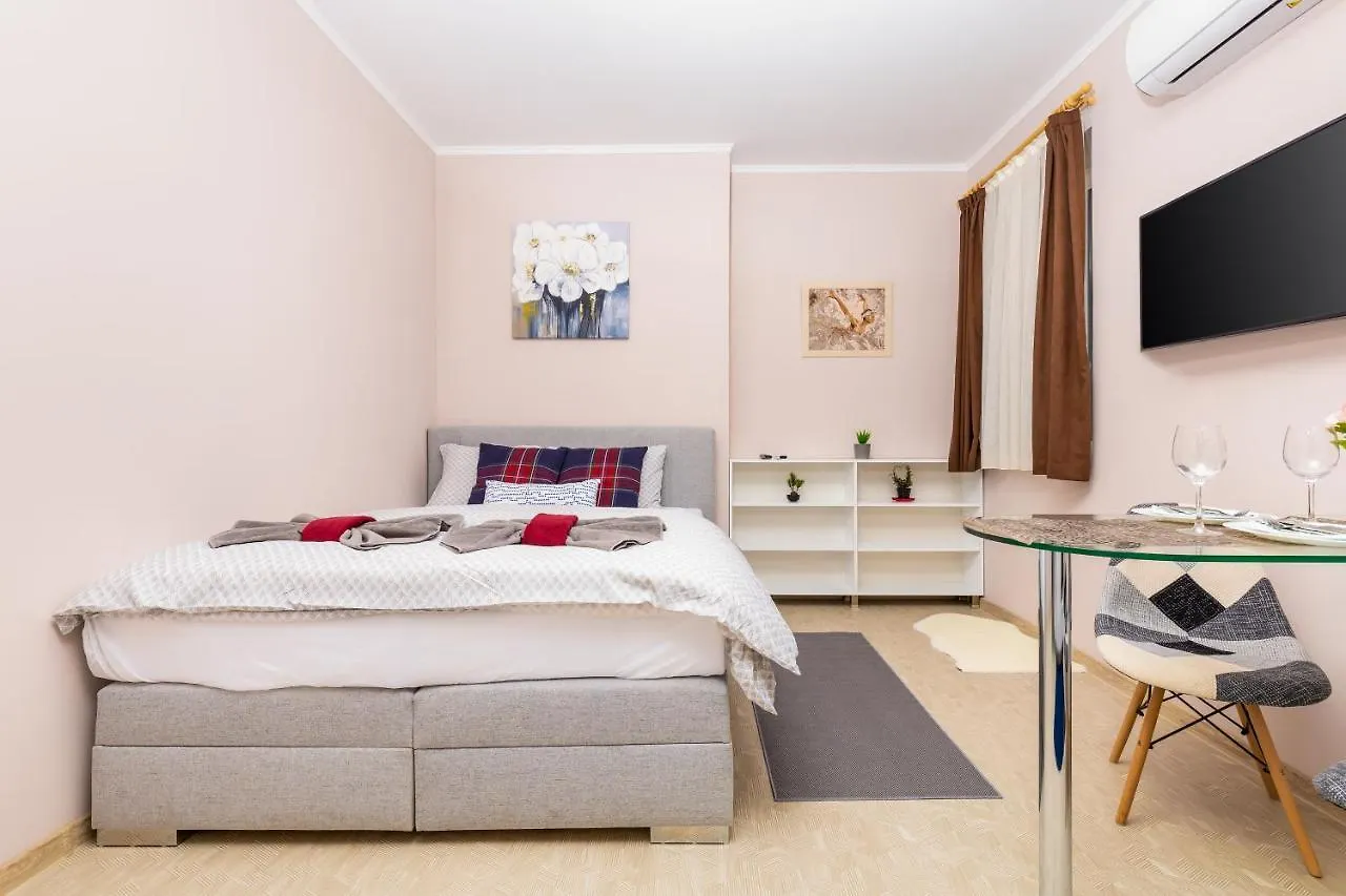 Apartamento Stella 1&2 - Pink And Grey Studios Near The Singing Fountains By Flat Mаnager Plovdiv Bulgária